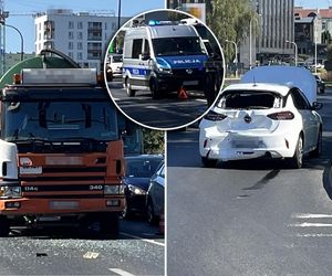 Wypadek z udziałem szambiarki. Smród rozniósł się po centrum