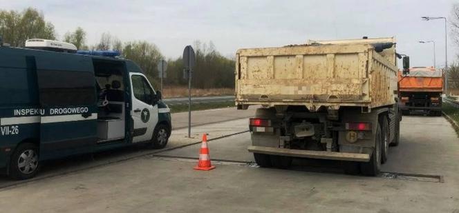 Ciężarówki znów za ciężkie. Dalsza kontrola ujawniła szereg poważnych nieprawidłowości! [ZDJĘCIA]