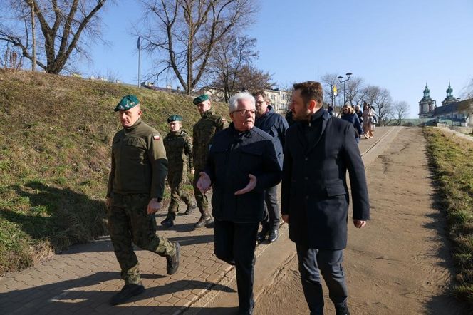 Żołnierze przeprowadzili zwiad w Krakowie. Są pierwsze ustalenia w sprawie mostu