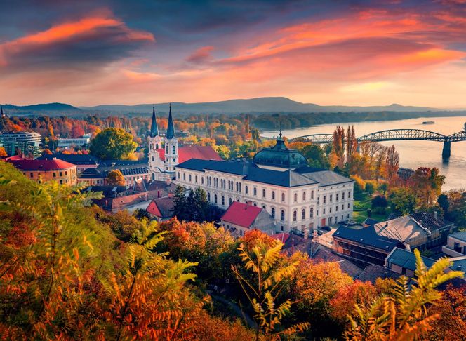 Filologia węgierska (0,7 osoby)