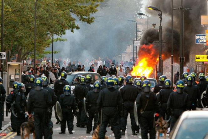 Zamieszki w Londynie, Birmingham, Liverpoolu i innych miastach