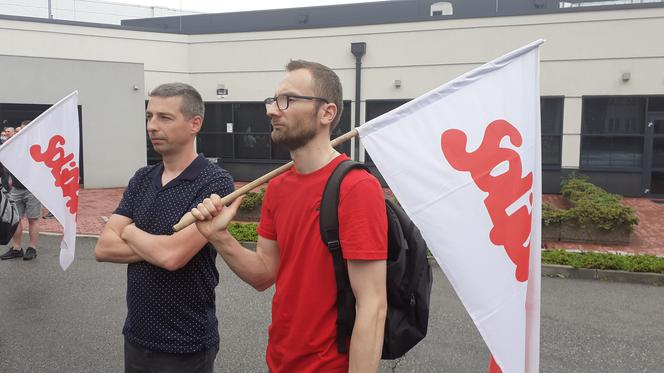 Związkowa "Solidarność" w MAN BUS nadal protestuje! Dziś przed zakładem było głośno