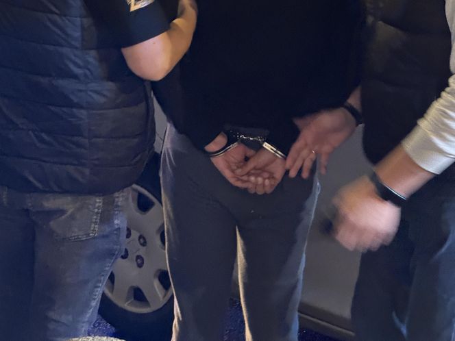 Pijany zmiótł kobietę na pasach i uciekł. Nocny dramat w sercu Warszawy