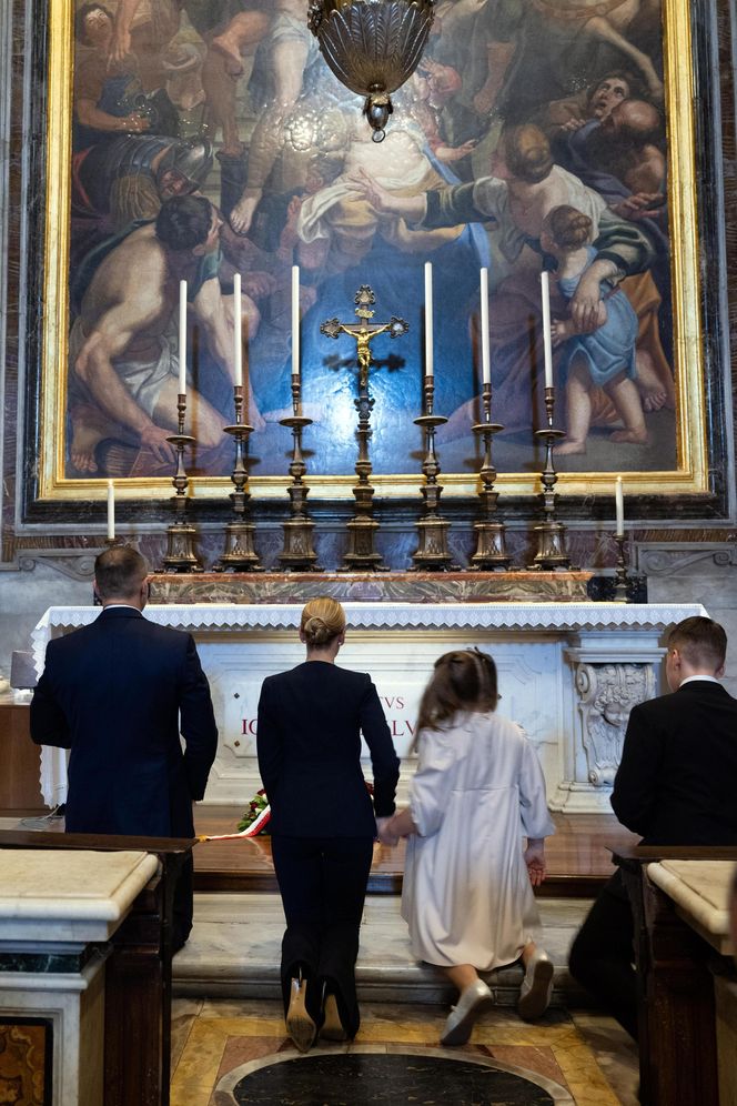 Marta Nawrocka z Kasią zadały szyku w Watykanie. Ekspert jednak narzeka