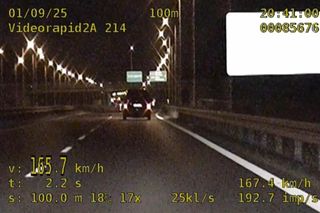 Nowy kierowca, nowe rekordy – 18-latek „pobił limit” sześć godzin po egzaminie