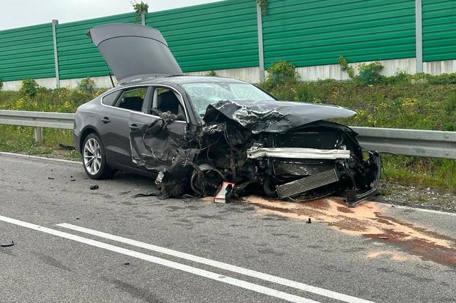 Tragiczny wypadek w Lubicach. Audi i Lexus roztrzaskane. 26-latka zginęła na miejscu