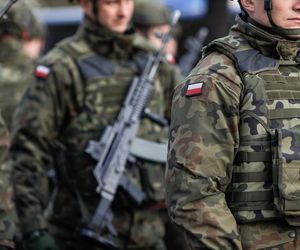 Ile zarabia żołnierz? Pensje, dodatki, premie [2025] 