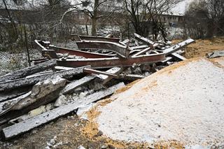 Został lej na głębokość ok. 5 metrów. Tak wygląda Przewodów po uderzeniu rakiety. Zobacz 