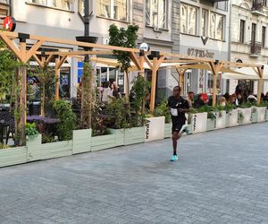 Rossmann Run 2025. Tłumy biegaczy wzięły udział w biegu ulicą Piotrkowską
