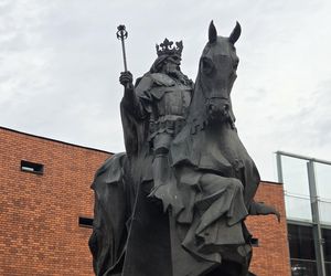 Rzeźby i pomniki, które tworzą Bydgoszcz. Poznaj symbole miasta