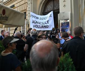 Protest pod kinem w Krakowie