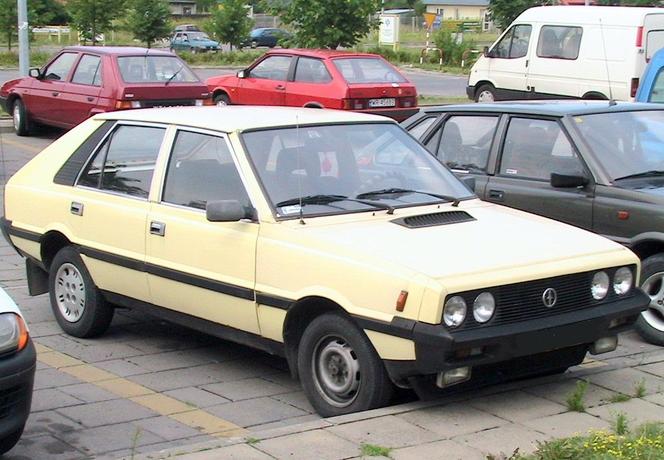 Quiz. Te auta przeszły do historii. Jak dużo wiesz o kultowych samochodach z PRL?