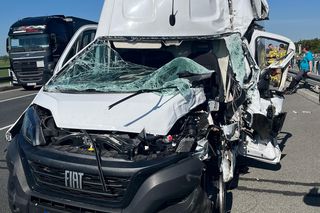 Wypadek na S5 koło Leszna. Zderzyły się bus i samochód ciężarowy