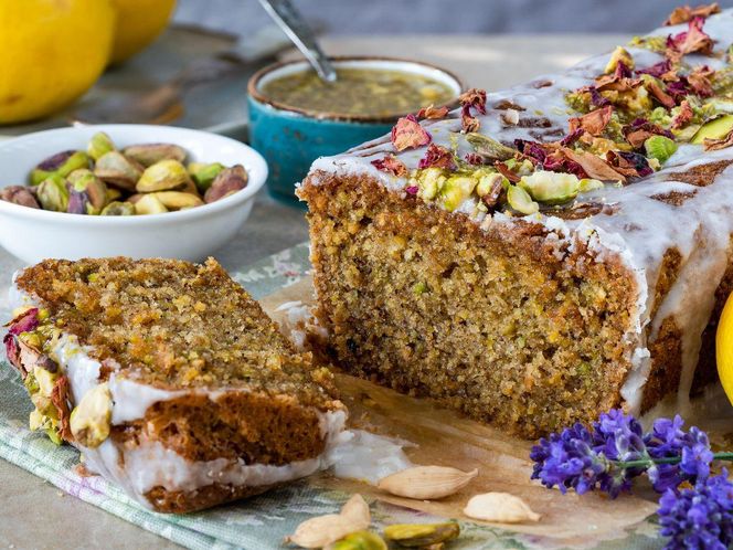 Ze zmielonych orzechów robię pyszne i aromatyczne ciasto. Jest tak dobre, że znika błyskawicznie 