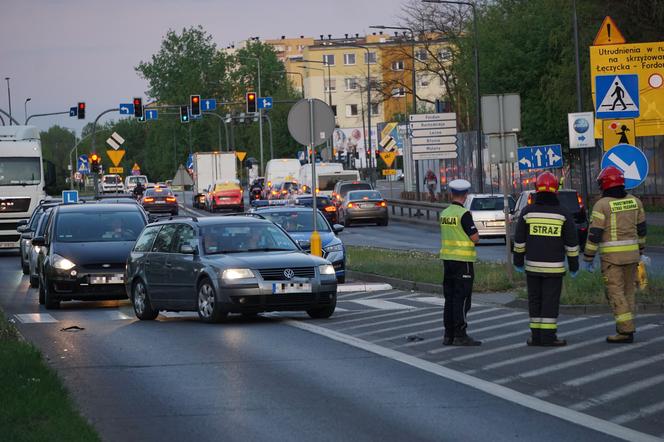 Potrącenie na pasach w Bydgoszczy! Dwie osoby poważnie ranne [ZDJĘCIA]