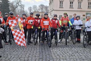 W mróz i śnieg jadą rowerami z Kalisza do Warszawy. Wszystko dla WOŚP