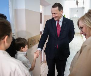 Radosław Sikorski przekazał fortunę bydgoskiej placówce! Wszyscy w szoku. Zablokowano nam konto