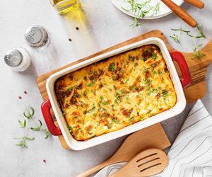 Prosty sposób na śniadanie dla dużej liczby osób. Nie zajmie więcej niż kilka minut