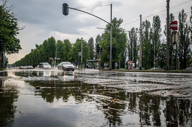 Pogoda: ostrzeżenie przed ulewami. Gdzie możliwe podtopienia? 