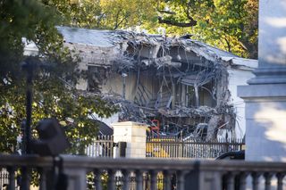 Szok! Biały Dom częściowo zburzony. Już wiadomo, co się stało