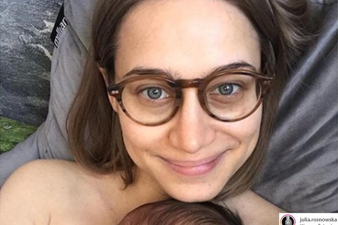 Julia Rosnowska urodziła dziecko! Poród domowy opisała w sieci! Była nawet policja!