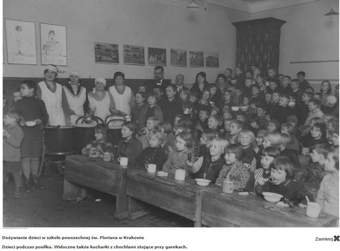 Zobaczcie, jak wyglądały lekcje w krakowskich szkołach prawie 100 lat temu! [ARCHIWALNE ZDJĘCIA]
