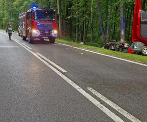 Niespokojna noc na gdańskich drogach. Dwa wypadki i uwięzieni ludzie w samochodach