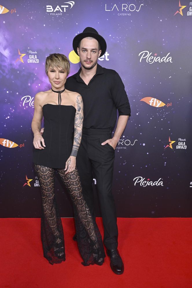 Rutkowski w nowej zaczesce, Rozenek-Majdan z wąsem na głowie i naga Kamińska