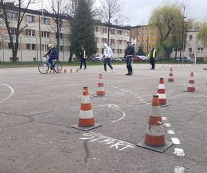 To nie tylko zabawa i rywalizacja,  ale też nauka.  W Nowym Sączu  trwa turniej Bezpieczeństwa w Ruchu Drogowym