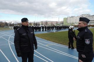 Policyjne cwiczenia na stadionie