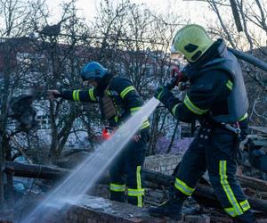 Wojna w Ukrainie. Zmasowany atak dronów na Kijów, są ranni