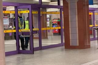 Tragedia na stacji metra Politechnika. Mężczyzna rzucił się pod pociąg