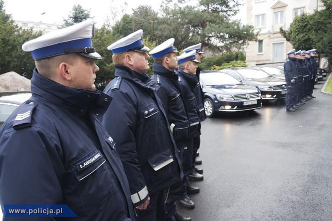 12 nieoznakowanych Volkswagenów Passatów dla policji