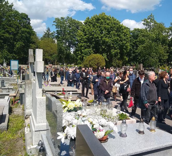 Pogrzeb Jerzego Pilcha w Kielcach. Przyjechali min. Grzegorz Turnau i Jan Nowicki	