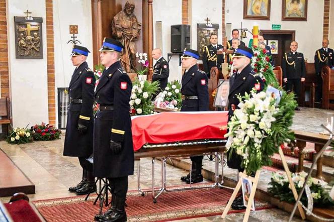 Pogrzeb Bartosza Błyskala. Strażak-nurek zginął podczas poszukiwań Grzegorza Borysa w Gdyni