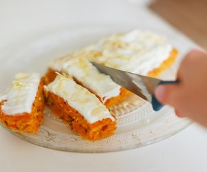 Przepyszne i wilgotne ciasto bez odrobiny glutenu. Przygotujesz je w kilka minut