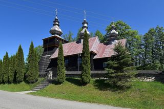 To jedna z najpiękniejszych wsi w Małopolsce. Do jej powstania przyczynił się biskup krakowski