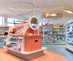 Konkurent Rossmanna otwiera kolejny sklep w Warszawie. Drogeria DM