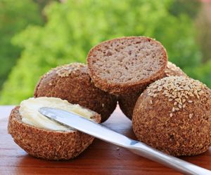 Keto pieczywo - przepis na pyszne keto bułki, sycące na długo