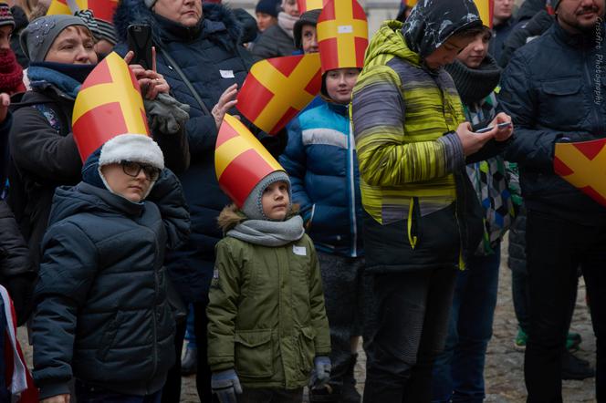 Setki Mikołajów w centrum miasta. Orszak św. Mikołaja w Lublinie