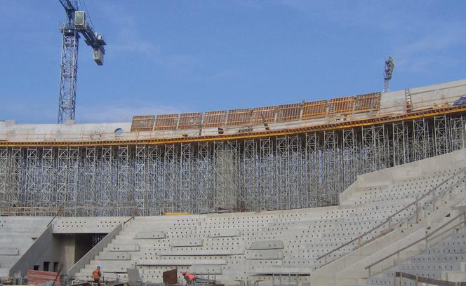 Hala sportowo-widowiskowa, Łódź.jpg