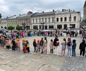 Happening na Rynku na otwarcie Tygodnia Bibliotek w Nowym Sączu