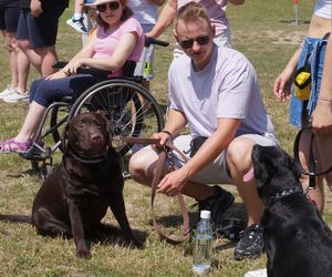Psia radość i ludzkie serca. Myślęcinek pełen dobrych ludzi i ich czworonogów