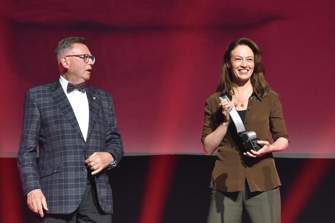 Tofifest 2024 otwarty! Magdalena Różczka, Ewa Wiśniewska i Kafka Jaworska uśmiechały się od ucha do ucha w Toruniu. Zdjęcia z uroczystej gali