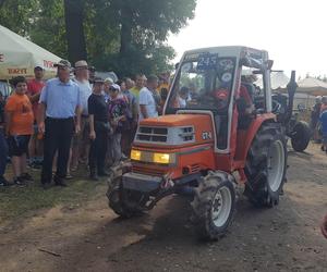 Festiwal starych ciągników w Wilkowicach. Setki maszyn, tysiące widzów i upał