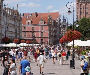 Tłumy turystów w Gdańsku. Ulice pękają w szwach