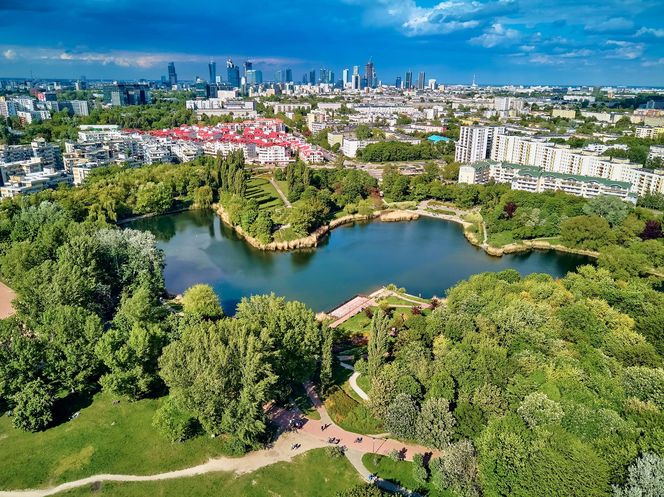 Najpiękniejszy park na świecie znajduje się w Warszawie? Ten Central Park wygląda jak z bajki Disneya