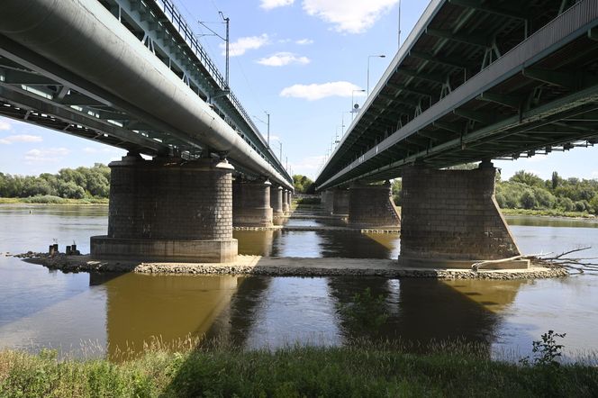 Alarm! Wisła wysycha na naszych oczach. Katastrofalny poziom wody w Warszawie