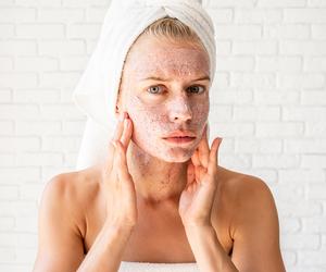 Piling - recepta na odmłodzenie skóry. Jak wybrać najlepszy dla siebie? 