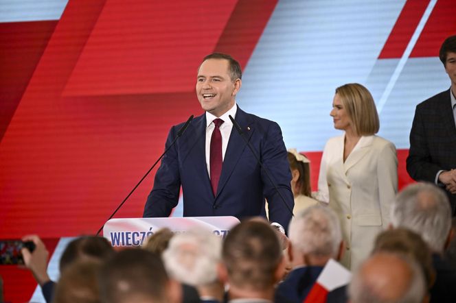 Każdy jej ruch śledzi cała Polska. Co gwiazdy mówią o Marcie Nawrockiej?